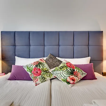 Ξενοδοχείο με διαμερίσματα 730 Art House Σόποτ